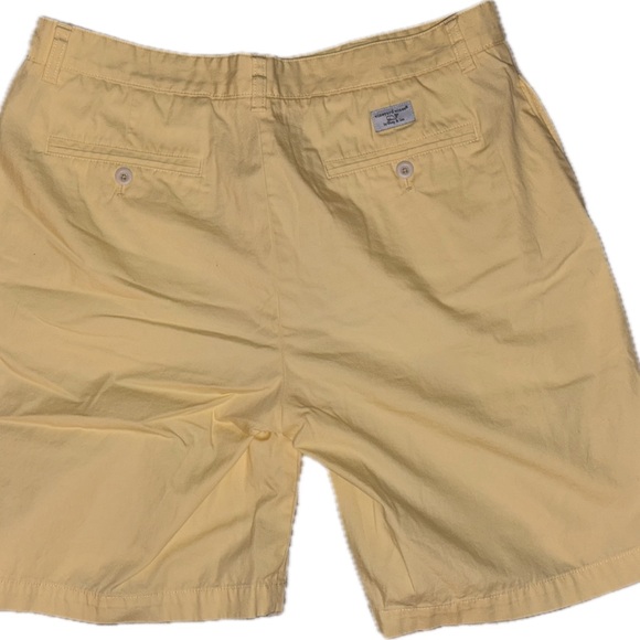 Vineyard Vines Men's Pale Yellow Flat-Front Shorts - Picture 2 of 2